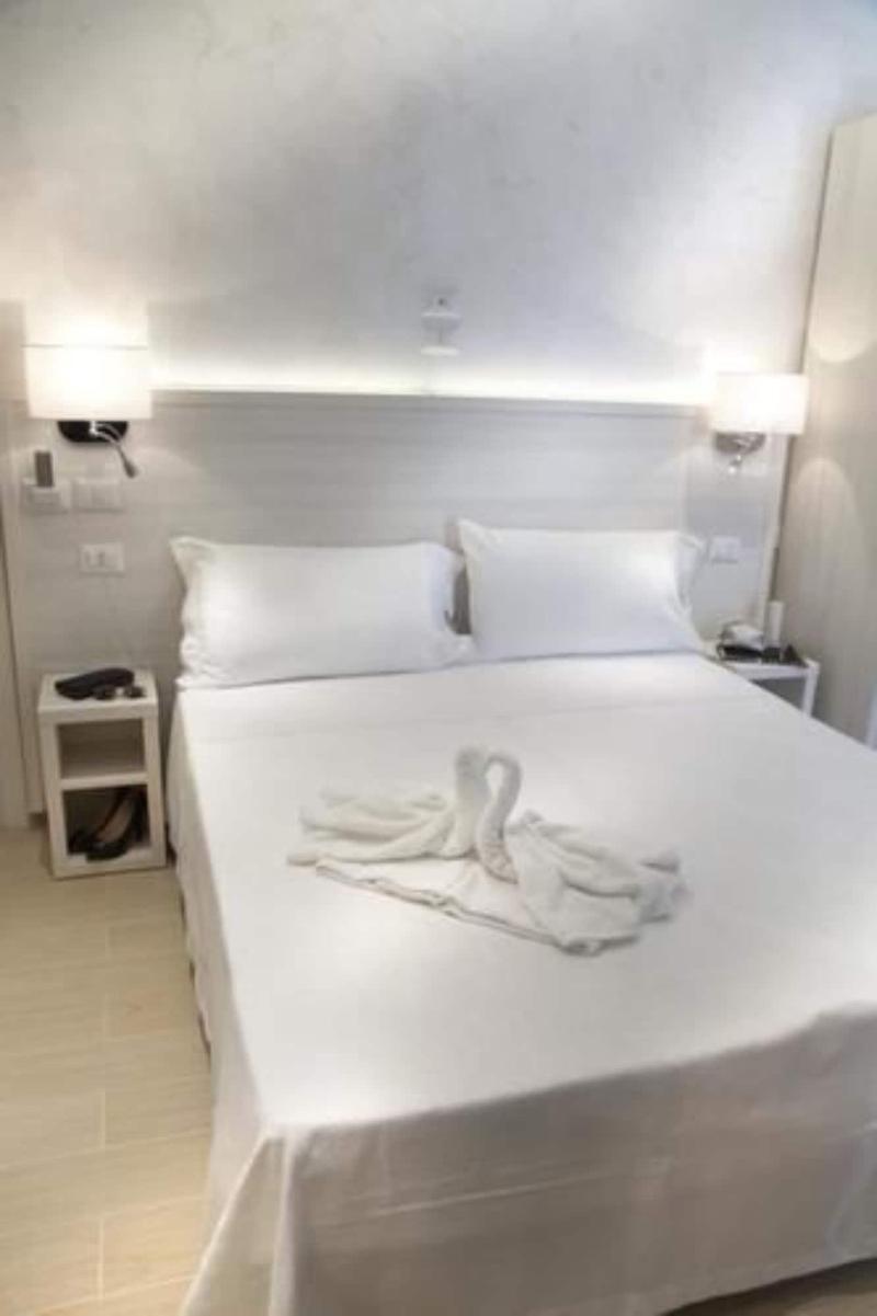 Marina Beach Suite Hotel Rimini Exteriör bild