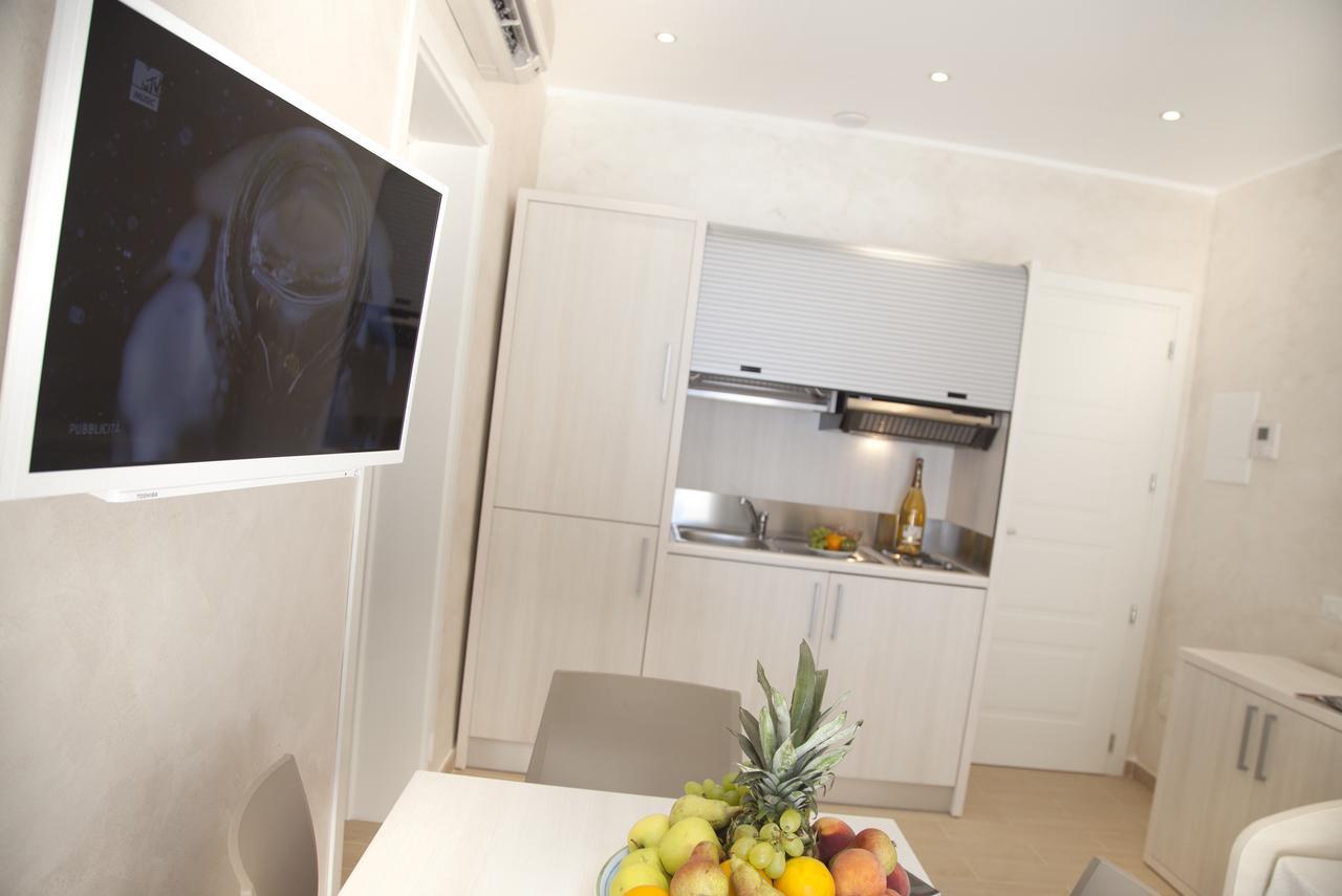 Marina Beach Suite Hotel Rimini Exteriör bild