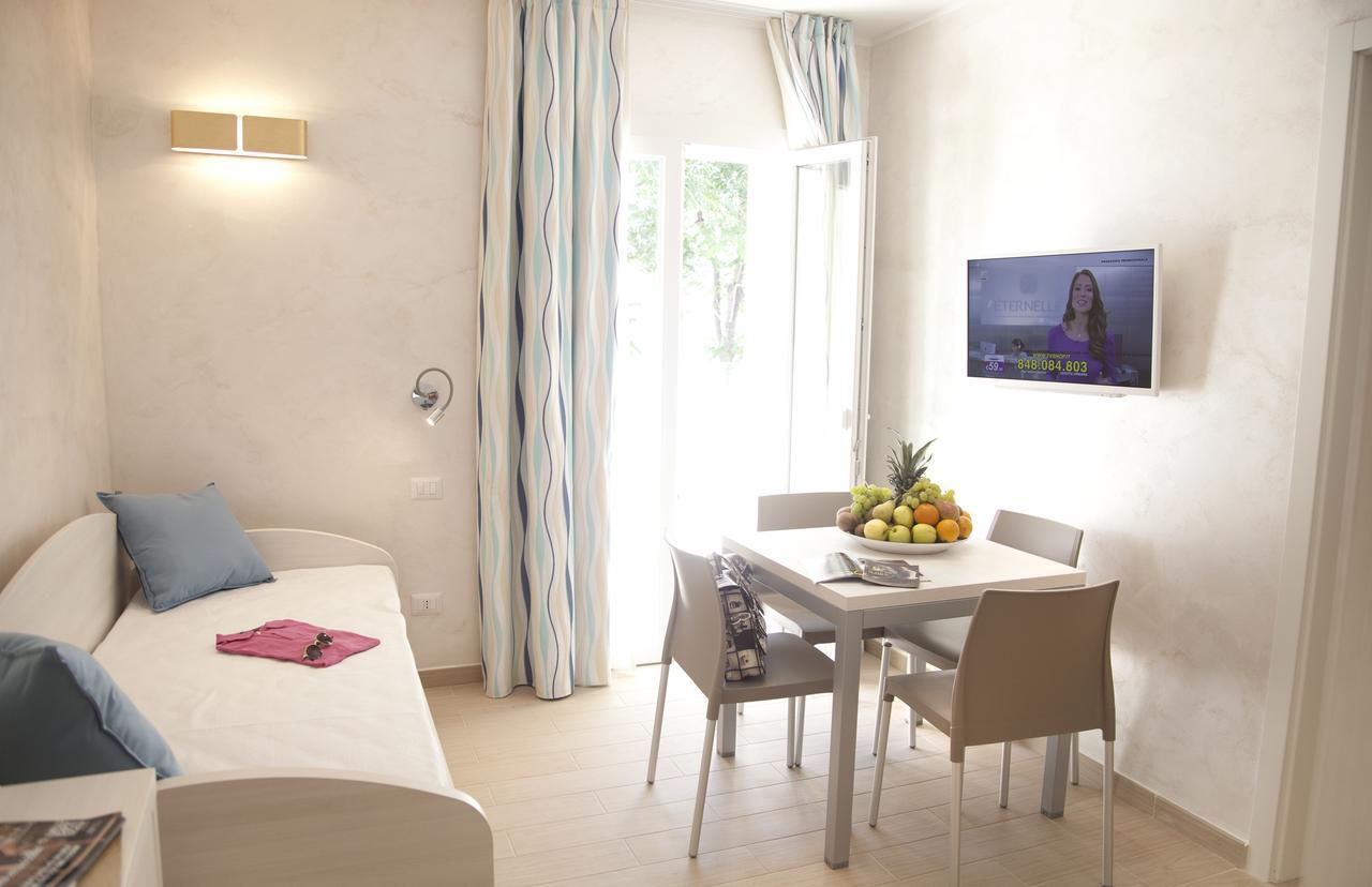 Marina Beach Suite Hotel Rimini Exteriör bild