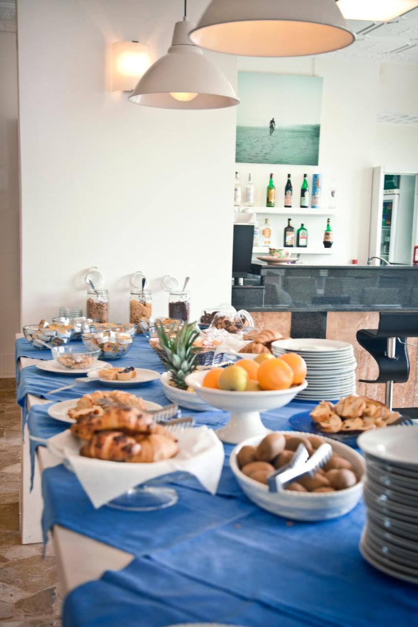 Marina Beach Suite Hotel Rimini Exteriör bild
