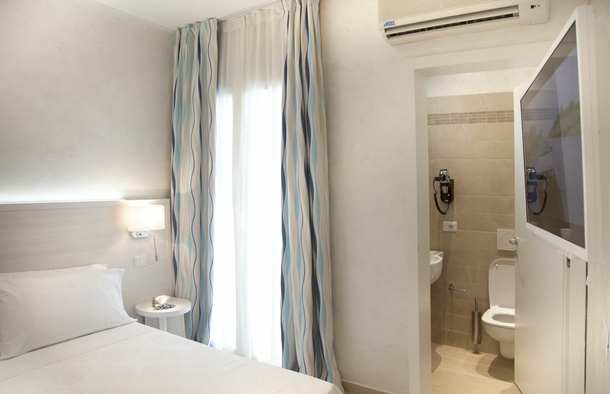 Marina Beach Suite Hotel Rimini Exteriör bild
