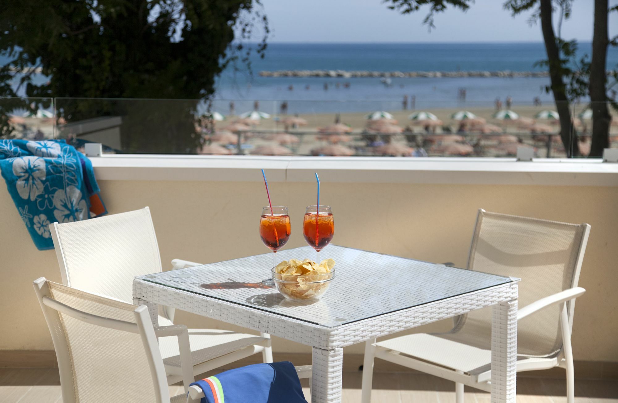 Marina Beach Suite Hotel Rimini Exteriör bild